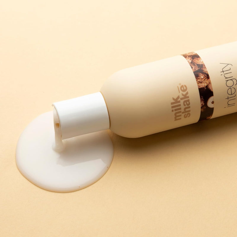 milk_shake® | integrity nourishing shampoo | nourishing shampoo for all hair types | 300 ml | repairing shampoo with murumuru butter Greenwize